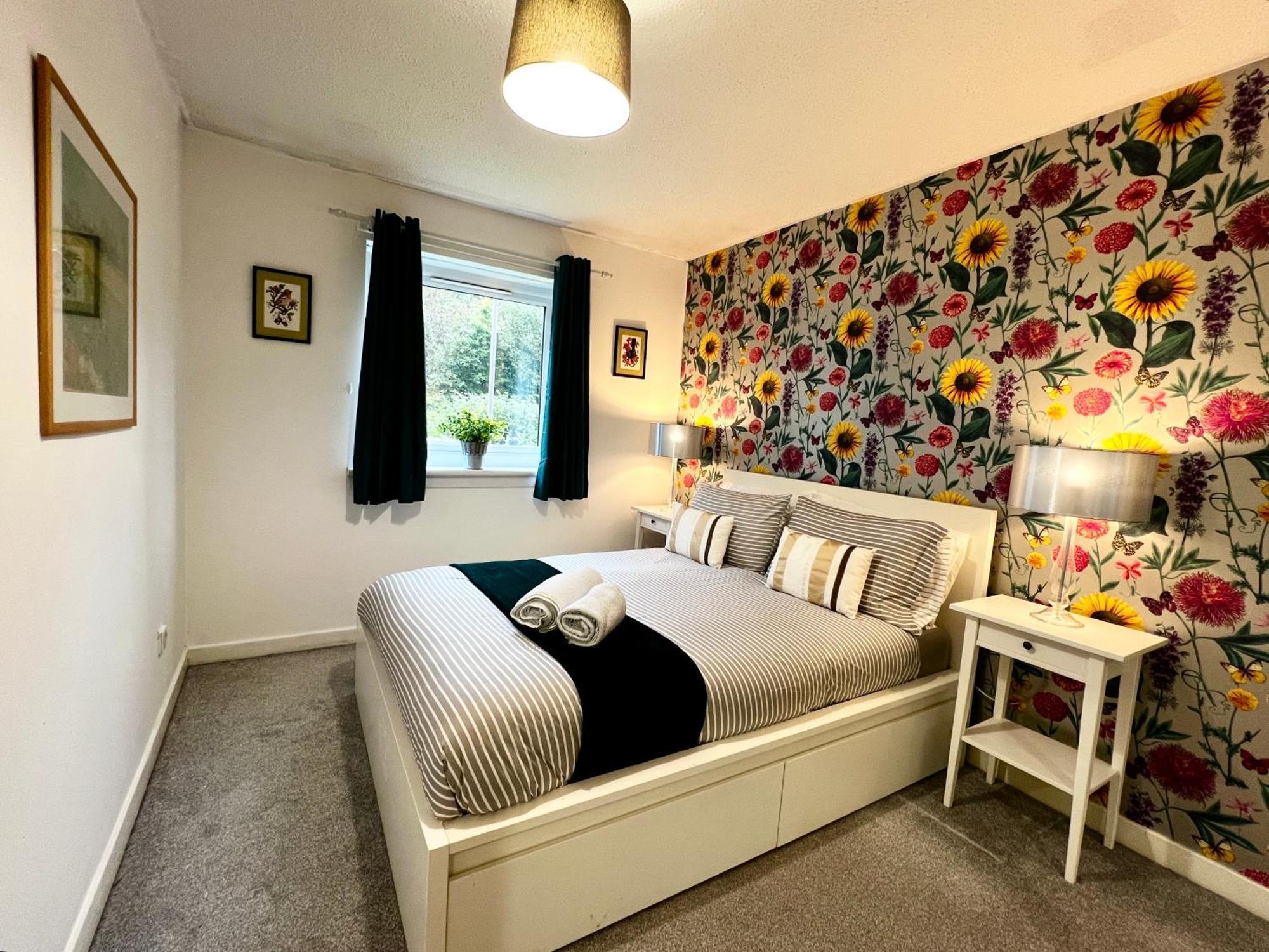 グラスゴーGround Floor Flat With Free Parking & Wifiアパートメント エクステリア 写真