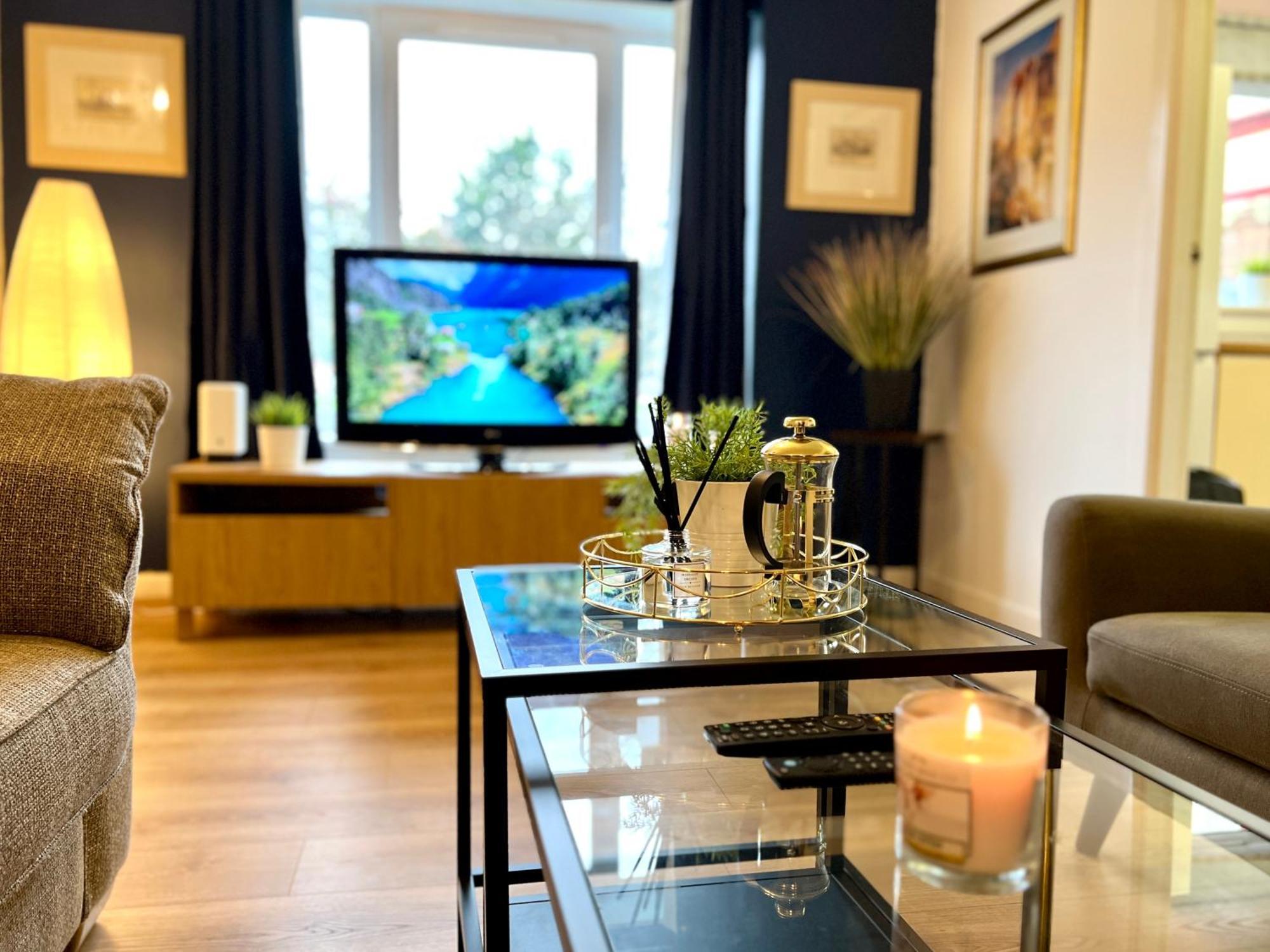 グラスゴーGround Floor Flat With Free Parking & Wifiアパートメント エクステリア 写真