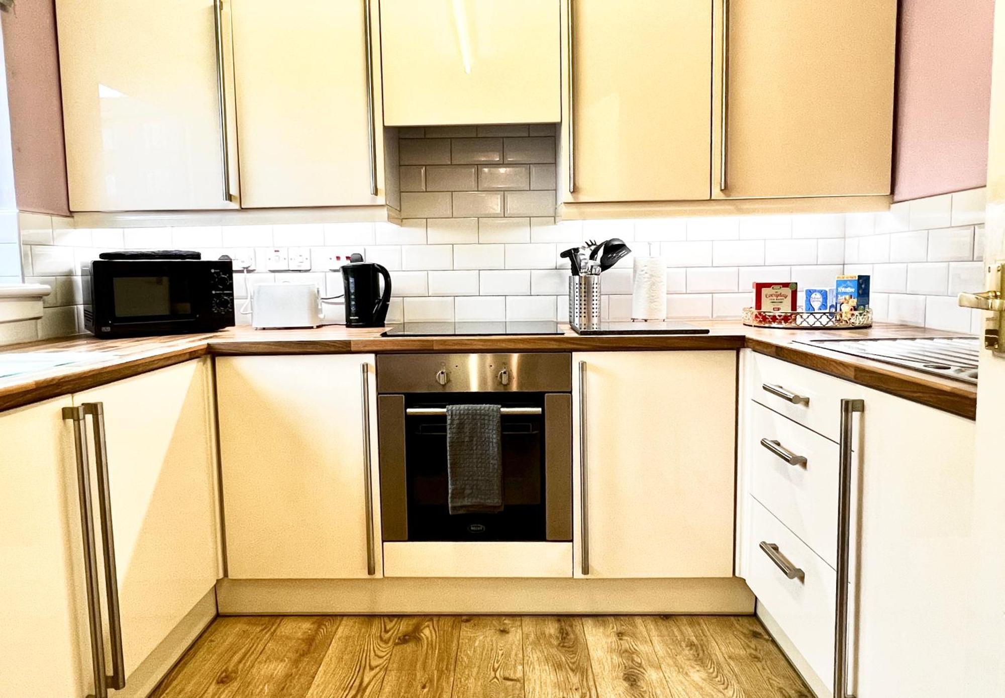 グラスゴーGround Floor Flat With Free Parking & Wifiアパートメント エクステリア 写真