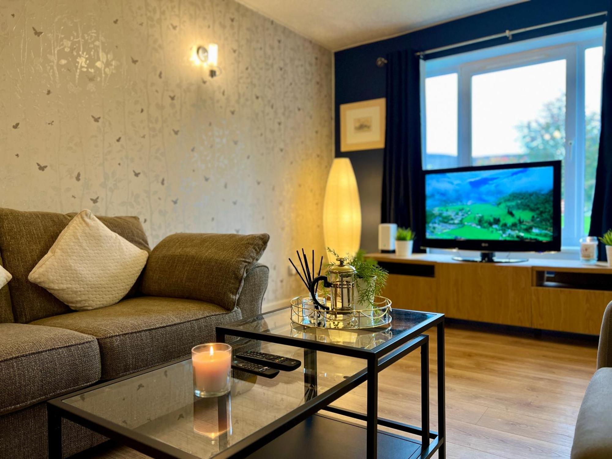 グラスゴーGround Floor Flat With Free Parking & Wifiアパートメント エクステリア 写真